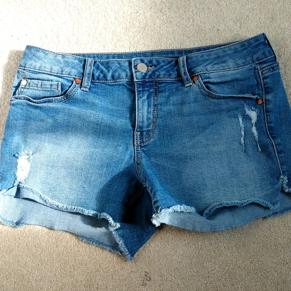 Level 99 Pants - Level 99 shorts, sz 28